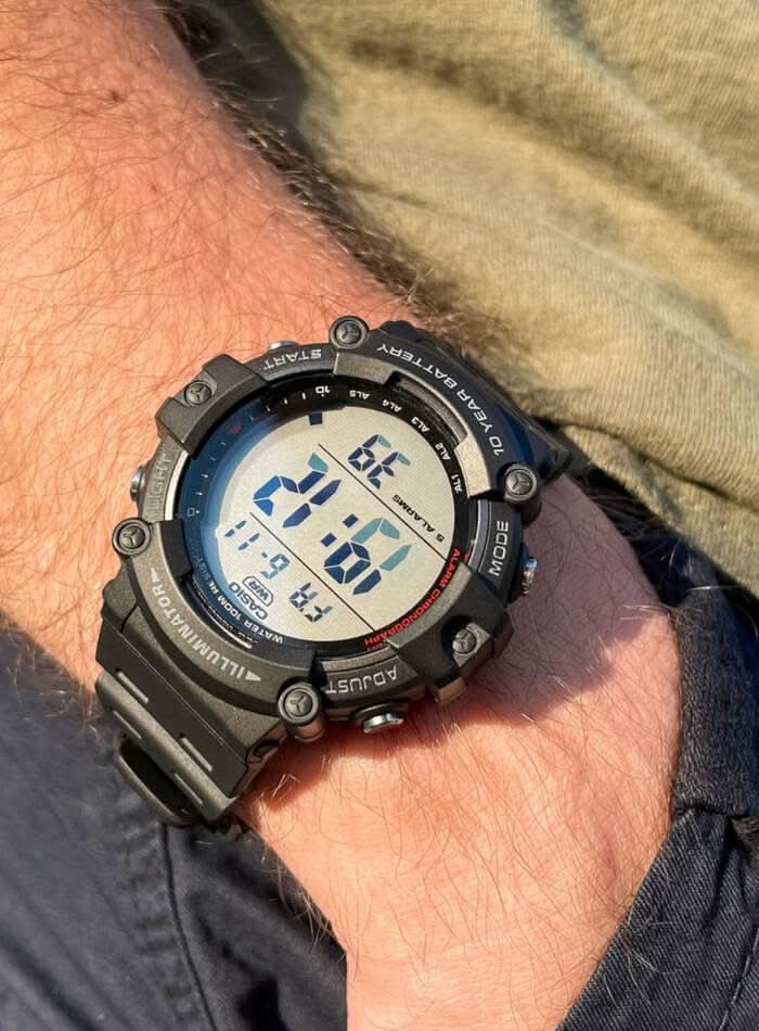 MONTRE CASIO AE-1500WH-8BVDF